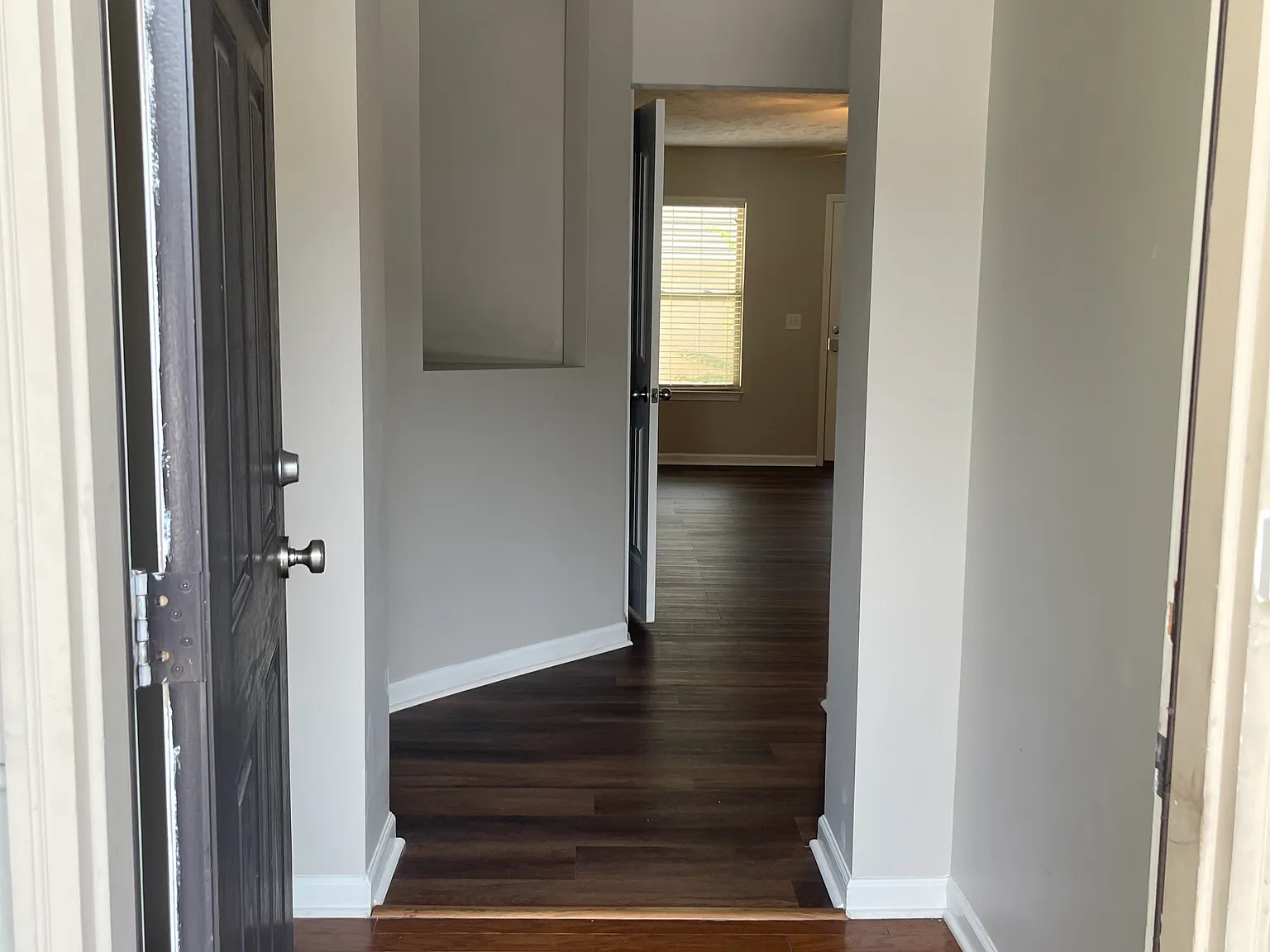 3 bed, 2.5 bath, 1380 sqft, $1,900 — Photo 2
