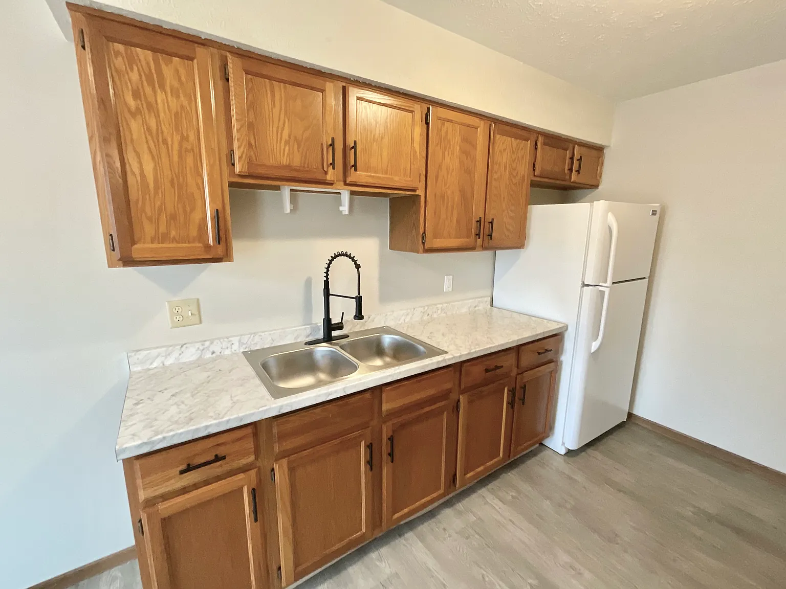 2 bed, 1.5 bath, 950 sqft, $1,100 — Photo 4