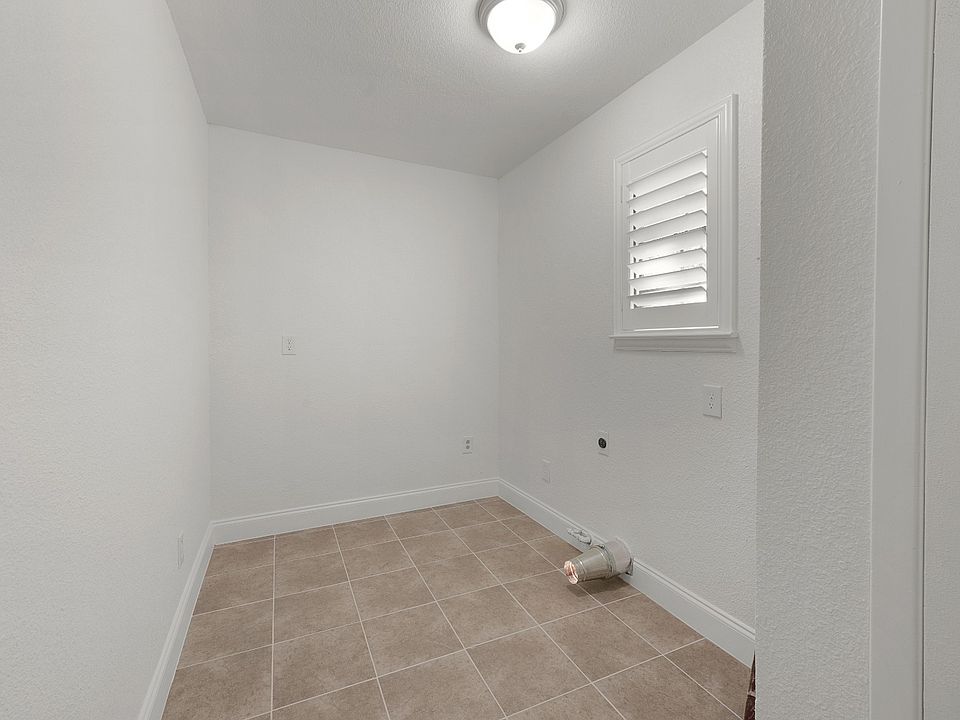 1st image of 410 S Park Dr