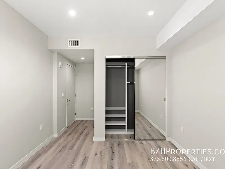 Bedford Twenty - Luxury Condos — Photo 16