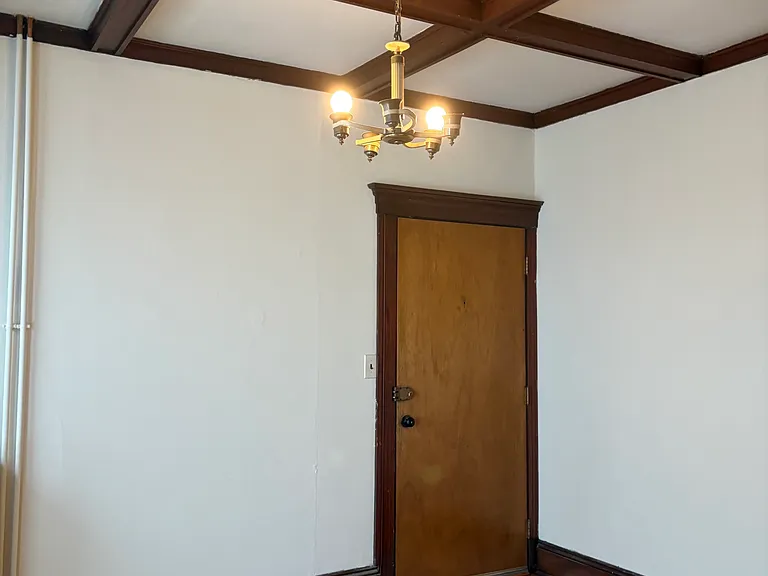 327 Faneuil St #1A — Photo 1