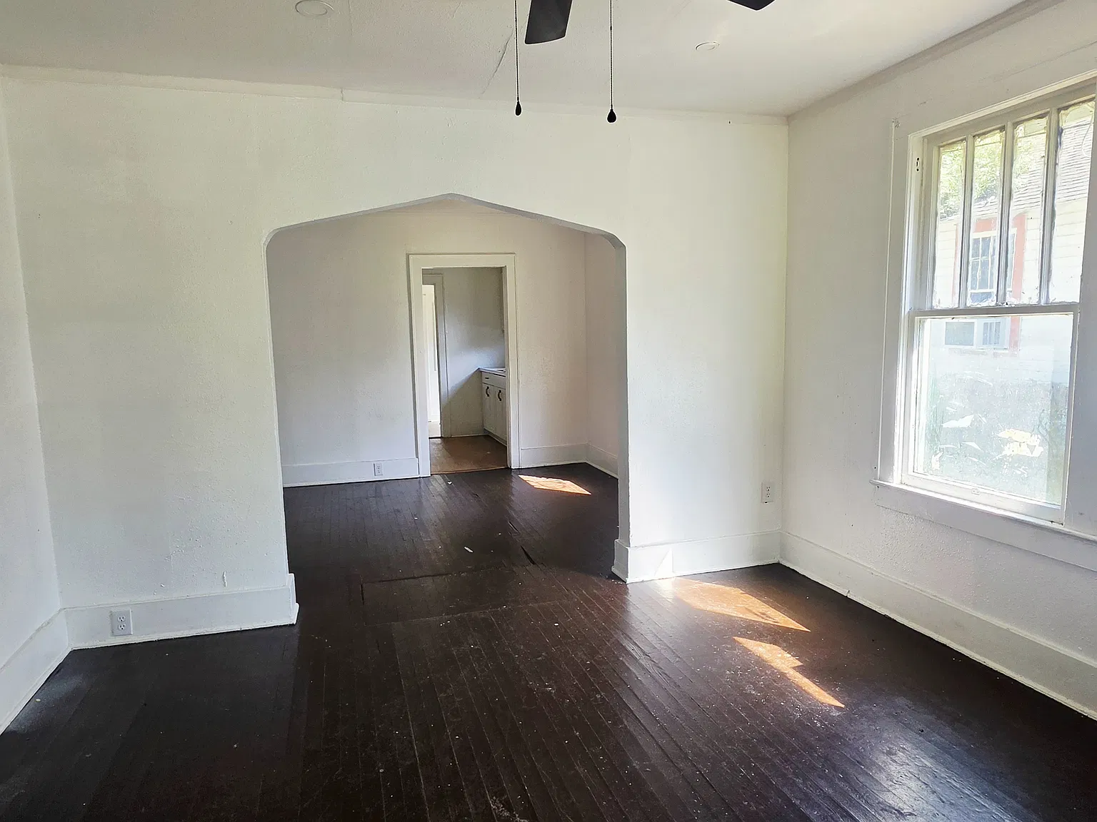 2 bed, 878 sqft, $1,300 — Photo 2