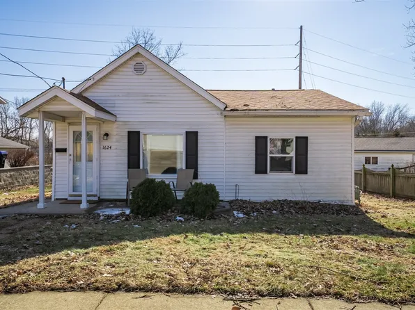 1624 Indiana St, Bloomington, IL 61701