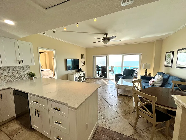 880 Mandalay Ave #C1013 — Photo 2