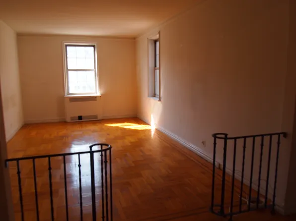 185 East 206th Street image 1 of 2