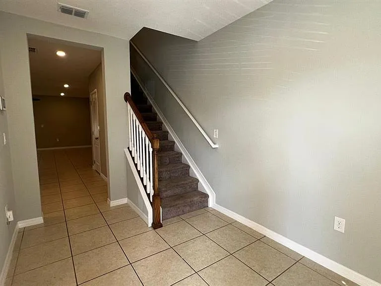4805 Coral Castle Dr — Photo 3