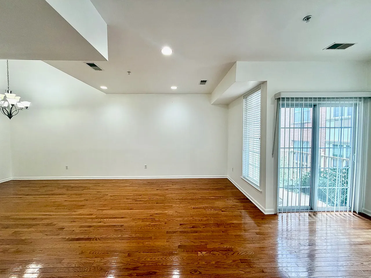 2 bed, 2.5 bath, 1580 sqft, $3,400 — Photo 4