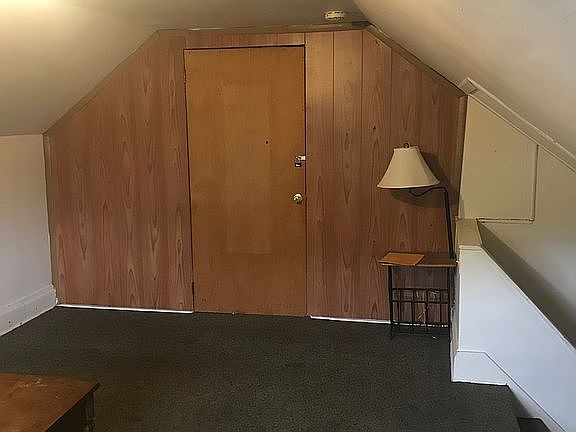 3rd image of 626/628 E Locust St
