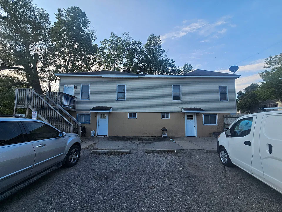 105 W Pine St #4