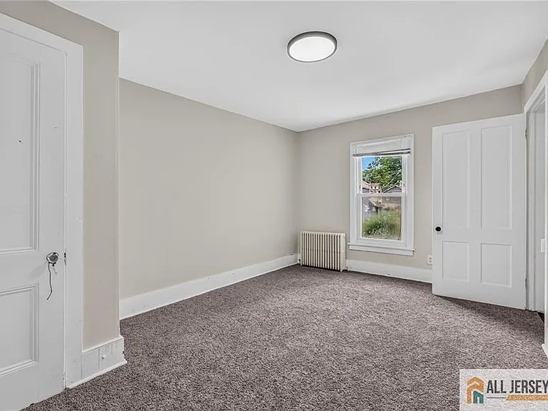 38-40 Brunswick Ave #2 — Photo 15