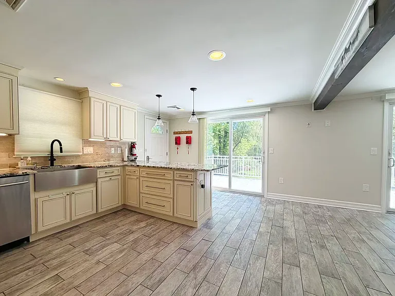 23 Hillcrest Rd #A — Photo 7