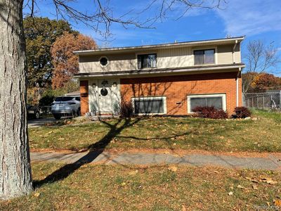 798 Panorama Dr, Milford, MI, 48381