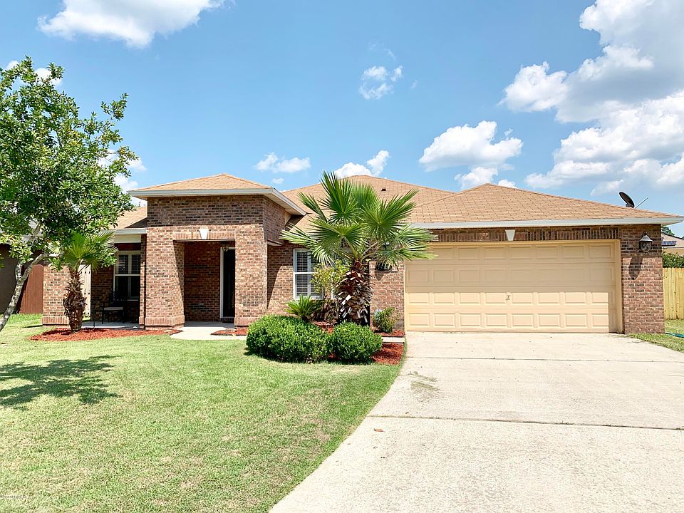 1st image of 75208 Ravenwood Dr