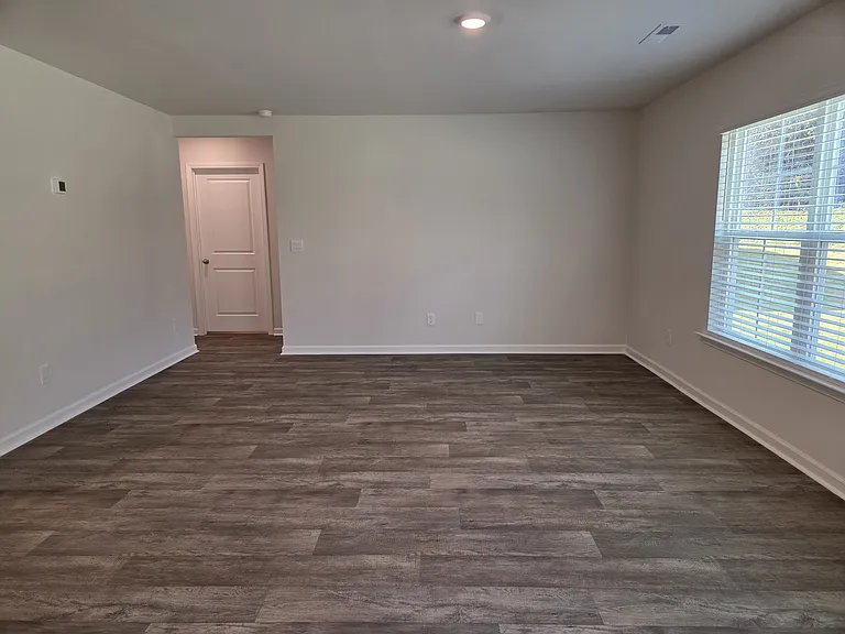 170 Chessie Rd — Photo 6
