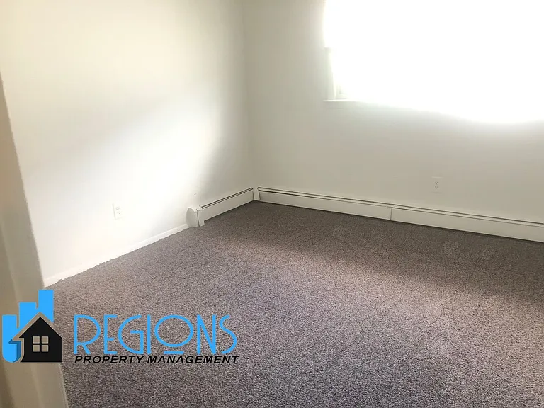 822 E. Washington Street — Photo 12
