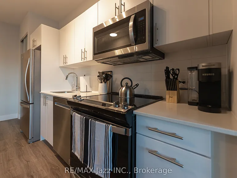 80 Bond St E #1601 — Photo 4