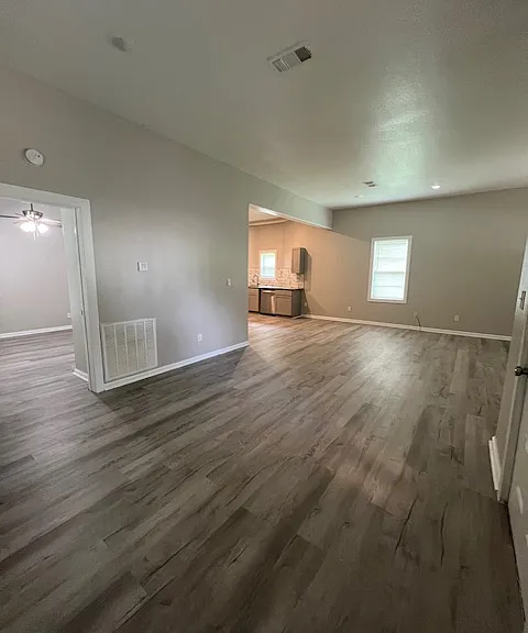 2915 Magnolia St — Photo 1