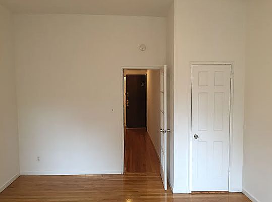 5th image of 214 W 82nd St APT 3A