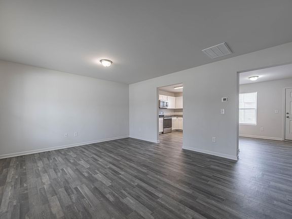 4th image of 2411 Whirlwind Ln