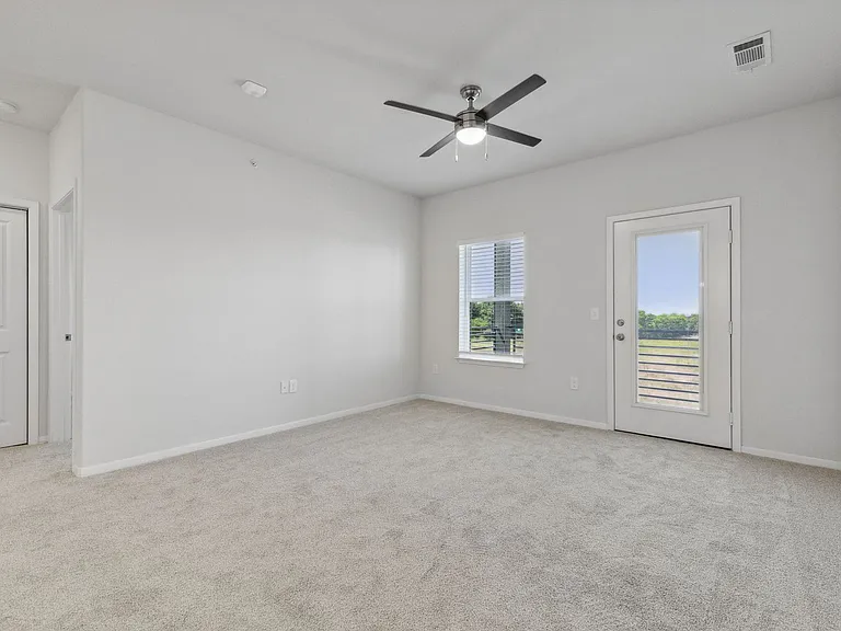 Stone Creek Flats - Brand New Apartments in Sherman, Texas — Photo 38