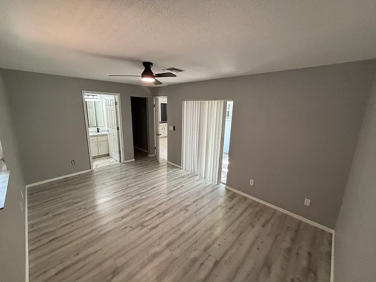 14744 Sunset St — Photo 7
