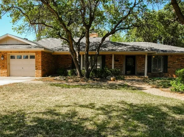 906 W Houston St, Floydada, TX 79235