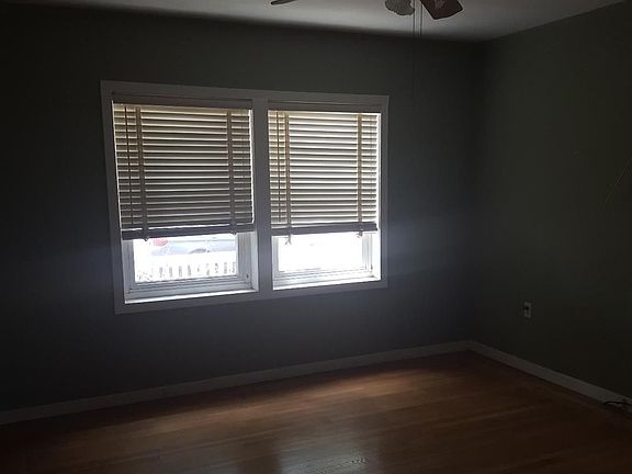 5th image of 726 Main St