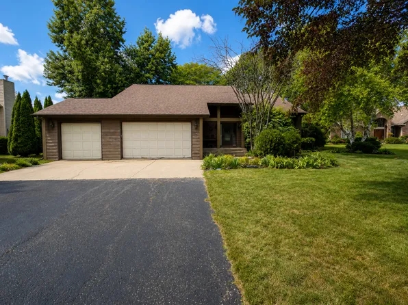 38222 N Golf Lane Dr, Wadsworth, IL 60083