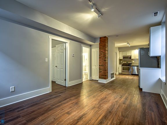 1441 West Cullerton Street Living Room Photo 2