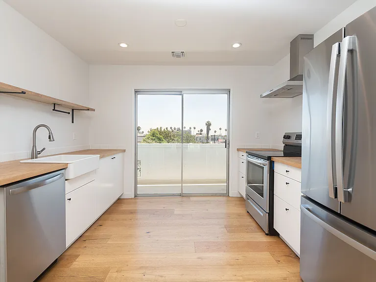 5935 Chula Vista Way #PENTHOUSE — Photo 4