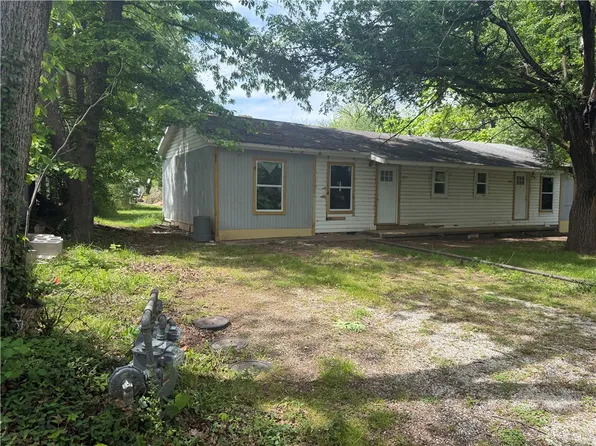 1806 N C St, Rogers, AR 72756