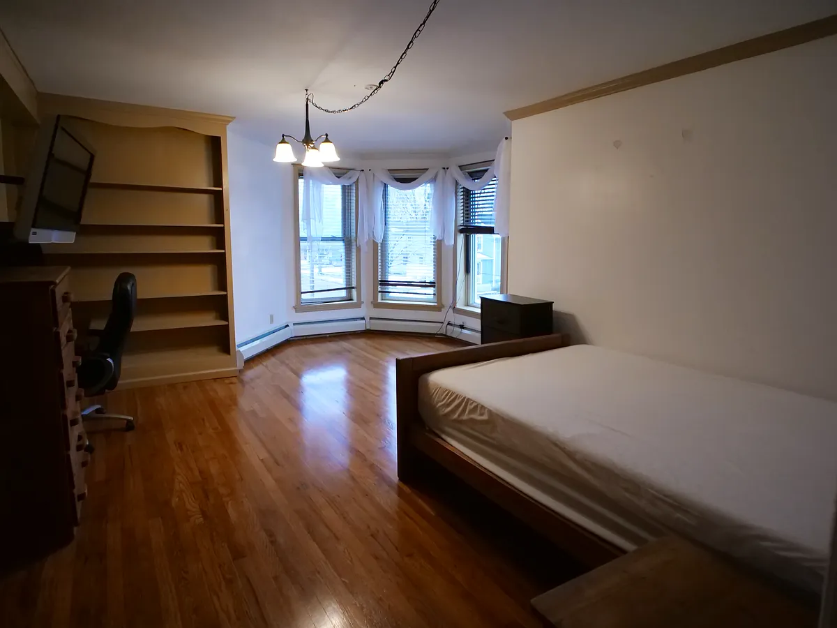 Building Photo - 36 Lincoln Ave #1