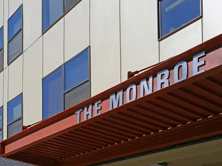Monroe Street Apartments — Photo 2