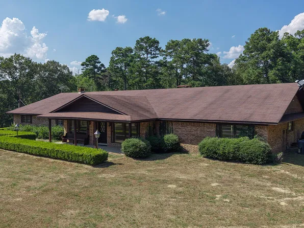 2115 E Pinecrest Dr, Atlanta, TX 75551