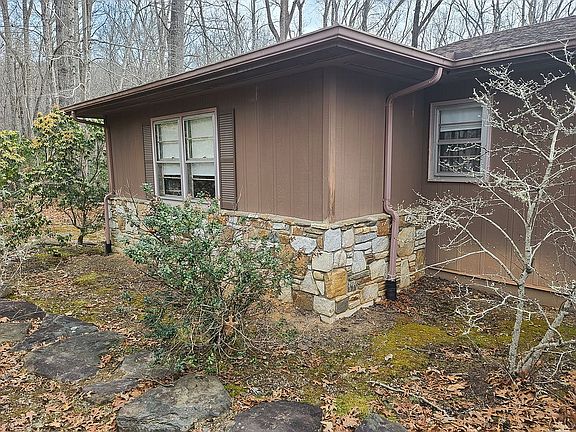 4th image of 733 Skyland Dr