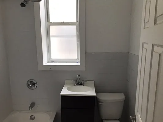 Rented by Premier Metro Realty Corp | media 47