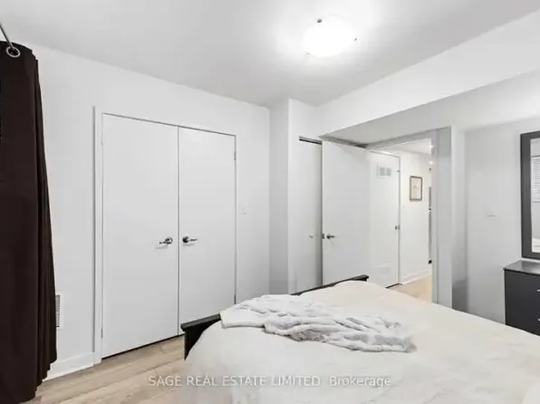 492 King St E #1A, Toronto, ON M5A 1L8
