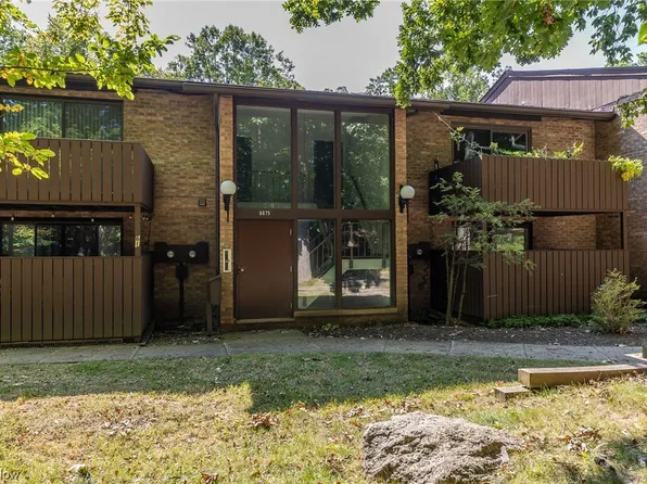 6875 Carriage Hill Dr #E-62, Brecksville, OH 44141