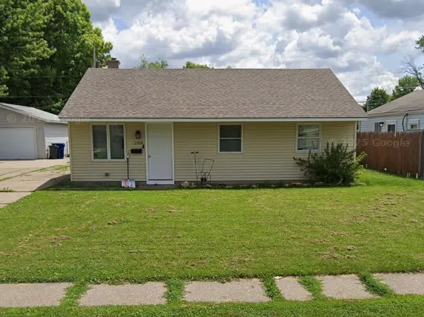 (undisclosed Address), Davenport, IA 52804