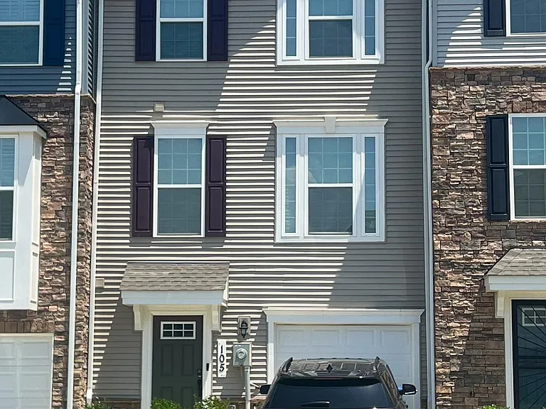 105 Caswell Dr — Photo 3