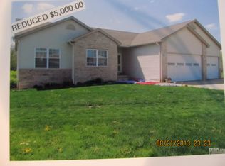 10975 Cemetery Rd, Argenta, IL 62501