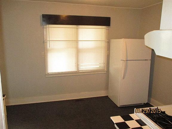 5th image of 608 5th Ave W