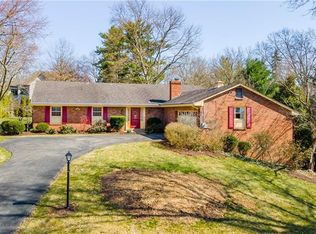 2039 Outlook Dr, Pittsburgh, PA 15241