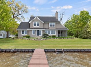 11094 Harbor Dr, Three Rivers, MI 49093