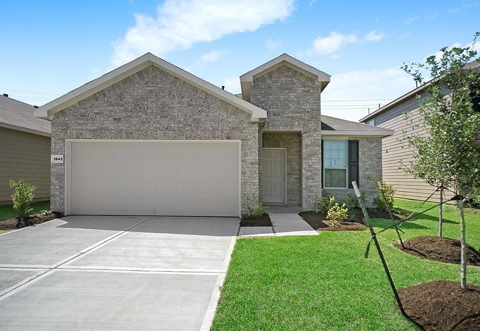 1st image of 1843 Gray Hawk Dr