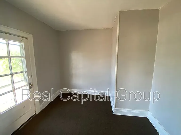 408 Woodlawn Ave #2 — Photo 14