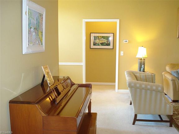 3rd image of 1 Crab Tree Ct