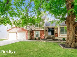 9029 Alden St, Lenexa, KS 66215