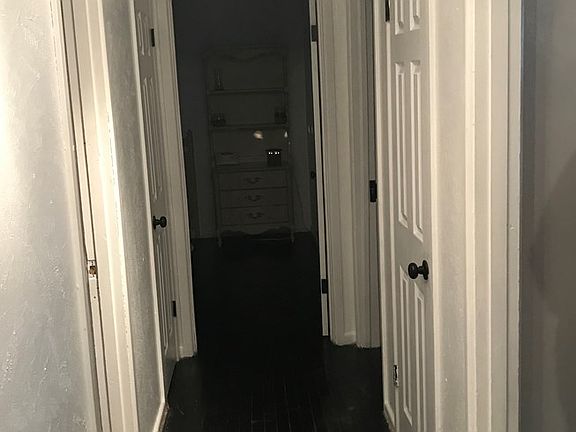 3rd image of 901 E 35th St