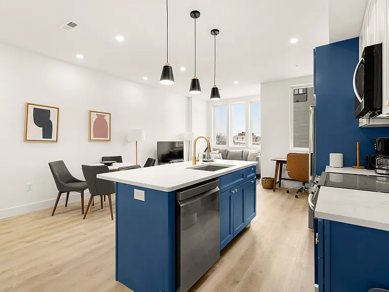 1630 K St NE #4 — Photo 2